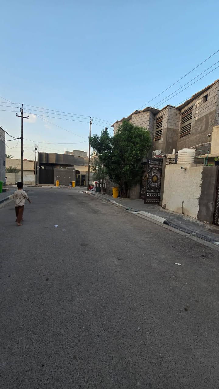 توفر دار سكن البيع
موقع منتاز 
العنوان البصره القبله حي شهداه مقبيل سوك جديد
طابو صرف عرصه
المساحه 216متر 
السعر143مليون  وقبل التفاوض ماكو هيج سعر بل قبله
الستفسار تصل ***********:
ابو رقيه السيلاوي

