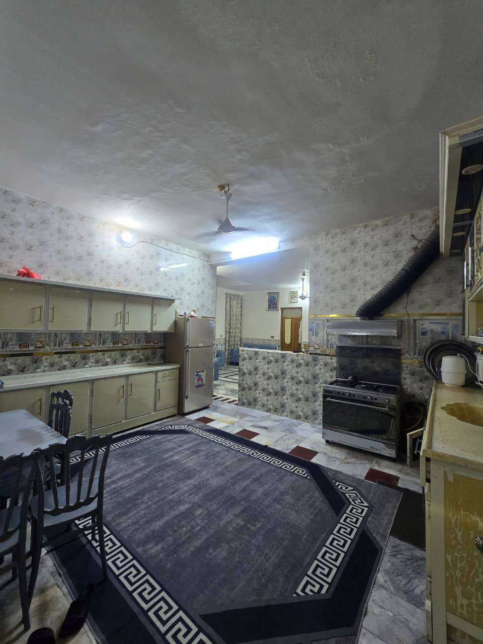 السلام عليكم بيت للبيع 200 متر السعر 145 ***********
