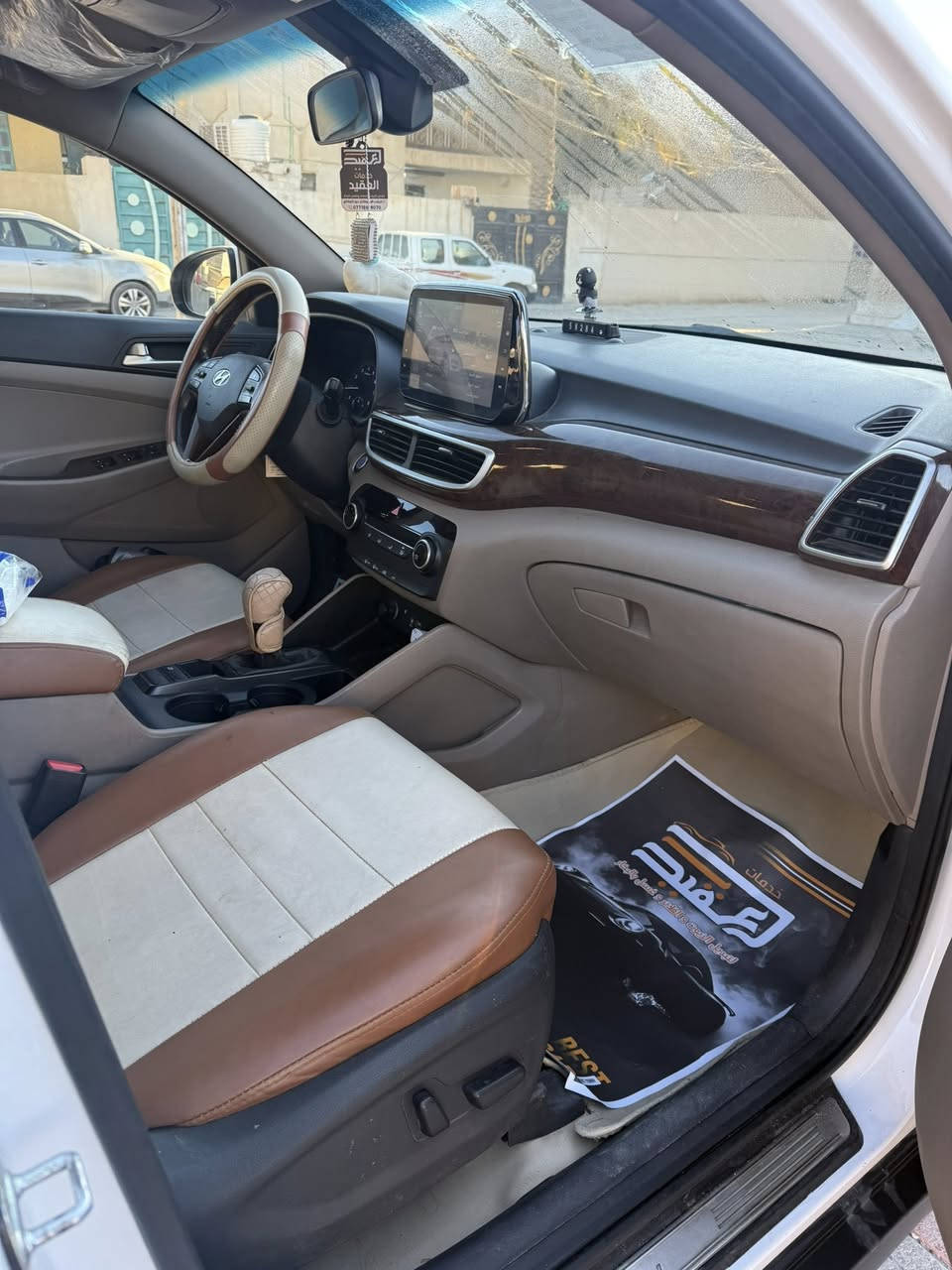 للبيع مكاني كربلاء السيارة بأسمي تحويل مباشر رقم السيارة كربلاء توسان ٢٠٢٠ خليجية مكفولة كفالة عامة، بدون تبديل ولا صبغ، 
بصمة تشغيل وبصمة ابواب
الداخل صاج ملكي وكشنات جلد
محرك ٢٠٠٠ دوش
كشنات كهرباء
حساسات خلفية وجانبية
كامرة 
ماشية ٧٨ الف كيلو متر
ثلاث وضعيات قيادة، اقتصادي ايكو، رياضي واعتيادي
مري شفط
تبريد قطعتين
اشاير بالمري
لدات امامية نهارية قوية
شاشة كبيرة، اندرويد كار بلي وايفون كار بلي
لايت امامي خمس عدسات
شاشة تحكمات وأعطال
السعر ٢١٥  الشراي يتصل على الرقم 
  ***********
