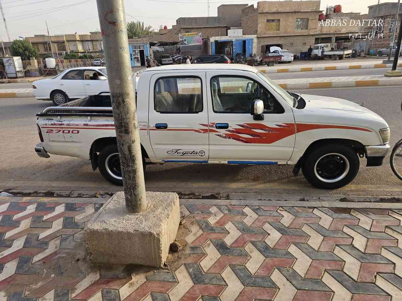 ٩٨ للبيع
سياره مكفول
رقم نكليزي بسمي
مكانها ذي قار الفجر 
***********
