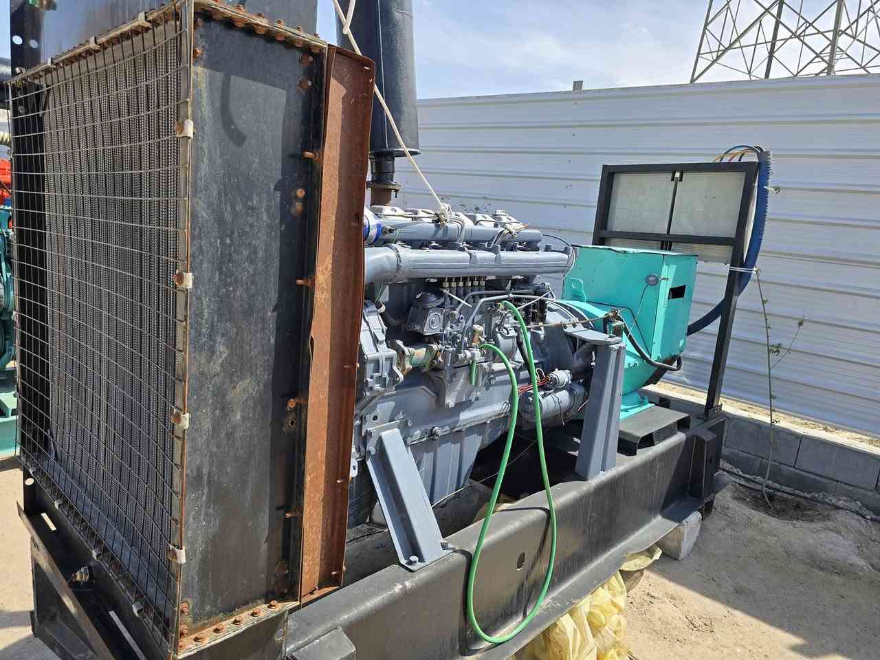 سلام عليكم سكانيا دي اس 250 كيفي شرط لحمل 42 ورقه وبيهه مجال ***********
