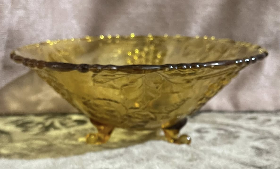 ميودان ومقدمة فواكه كرستال فرنسي عسلي نقشة العنب غير مستخدمه بعدها بالستيكر قياس القطر ٢٥ سم والعمق ١٣ سم السعر خاص لطفاً يوجد توصيل لكل محافظاتنا الحبيبه


**إذا كنت صاحب هذا الإعلان وتريد حذفه لأي سبب، رجاءا أرسل رسالة إلى الدعم الفني**