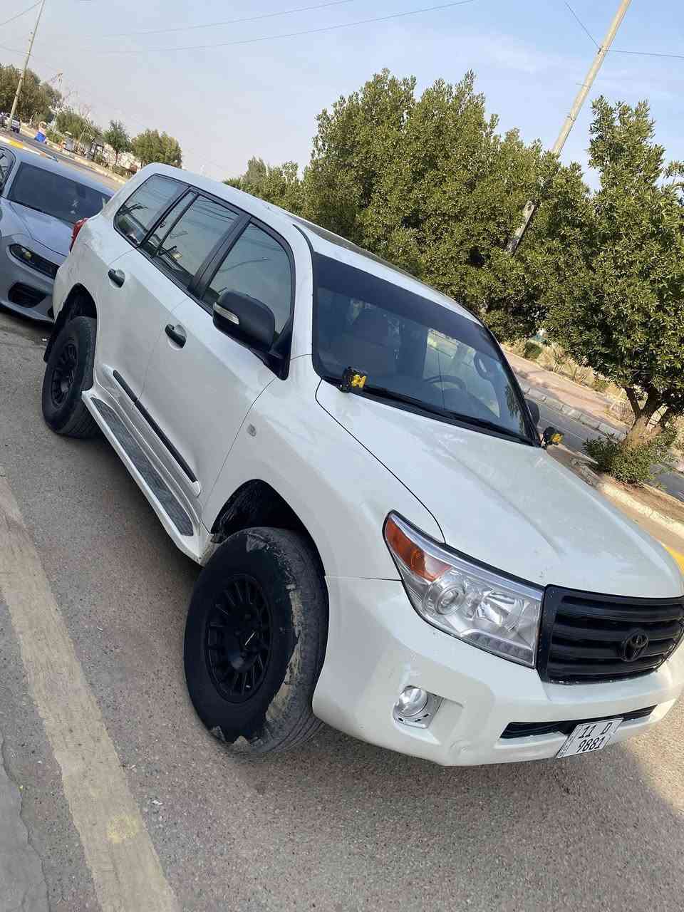 سلام عليكم لاندكروز 2010 الساره 8 سلندر بانزين 4700 ماشيه 92 الف بلاد سياره بيهه صبغ صفحتين بدون حادث ولا ضربه ابيعلك حزام السياره مصروف عليها هواي كلش حداديه ايرونمان  وطبلات برو فندو. ويل ميثود  وتاير شاهين السعر 260 وبيها مجال قليل مكان ميسان استفسار   *********** هزه جديده ورقم بغداد مرتب وسنويه بسمي
