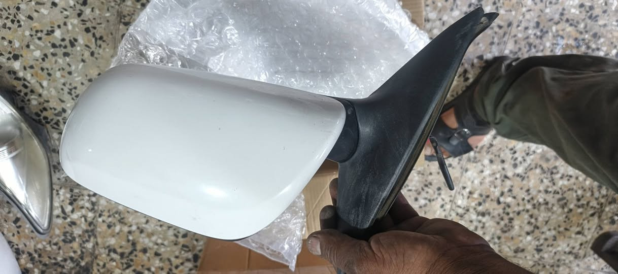 سلام عليكم غراظ كامري موديل 9
مرايات عدد 2وحده بيهه فطر بل اطار موظح بصوره
بكلايت عدد 4
لايت عدد 2
باغه ابطانه عدد 4
.دعاميه هيه وبلاچكتور بس بيهه كسر موظح بصوره
حصان جداً نظيف. 
سعر 200وبيهه مجال
طالبيه فلكه ٨٣مجاور جامع بدريه
رقم ***********
