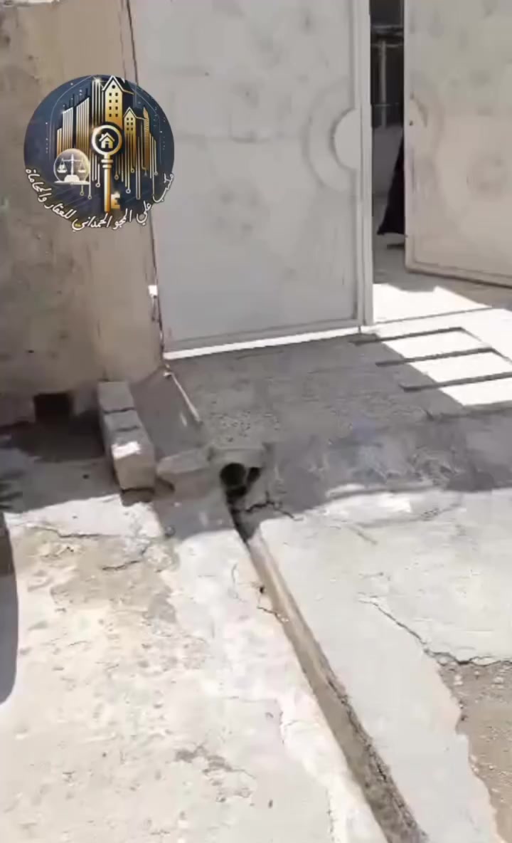 #دار_للإيجار في....حي صدام
أهلاً بكم في عقارات مكتب #علي_المجو_الحمداني  – صفحة مختصة في العقارات الراقية والمميزة ان كان بيع او ايجار في ꧂أحياء الموصل الأيمن والأيسر ꧁ 

🪧نوع العقار : دار سكني 

📍العنوان : حي صدام قرب روضه صقور 

📐 المساحة : 100مً

📋التفاصيل: طابق الارضي غرفه استقبال مطبخ خدمات طابق الاول غرفه صاله مطبخ صحيات 

💵بدل_الإيجار 300الف 

إذا ترغب بعرض عقارك في المكتب ماعليك سوا  التواصل عبر الخاص مباشر


**إذا كنت صاحب هذا الإعلان وتريد حذفه لأي سبب، رجاءا أرسل رسالة إلى الدعم الفني**