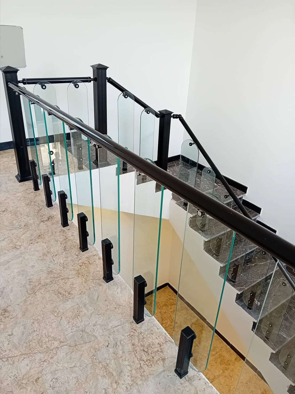 اهلا وسهلا متابعينا الكرام 😍
شركه تنظيف  
الحمد الله تم نجاز موقع في منطقه دوره حي دجله مساحته 160.م
كادر مختص بل تنظيف مواد فعاله ودرجه اولا 
حك ارضيه وتلميعها بمواد فعاله ودرجه اولا 
تلميع زجاد 
تلميع البواب 
شطف سيراميك مع تلميعه 
تصفيه جام والرضيه ولبيبان وسيراميك 
اسعارنه مناسبه الحجز والستفسار التصال او مراسله علا واتساب الهاتف.        

                     ***********           شرفتمونا
