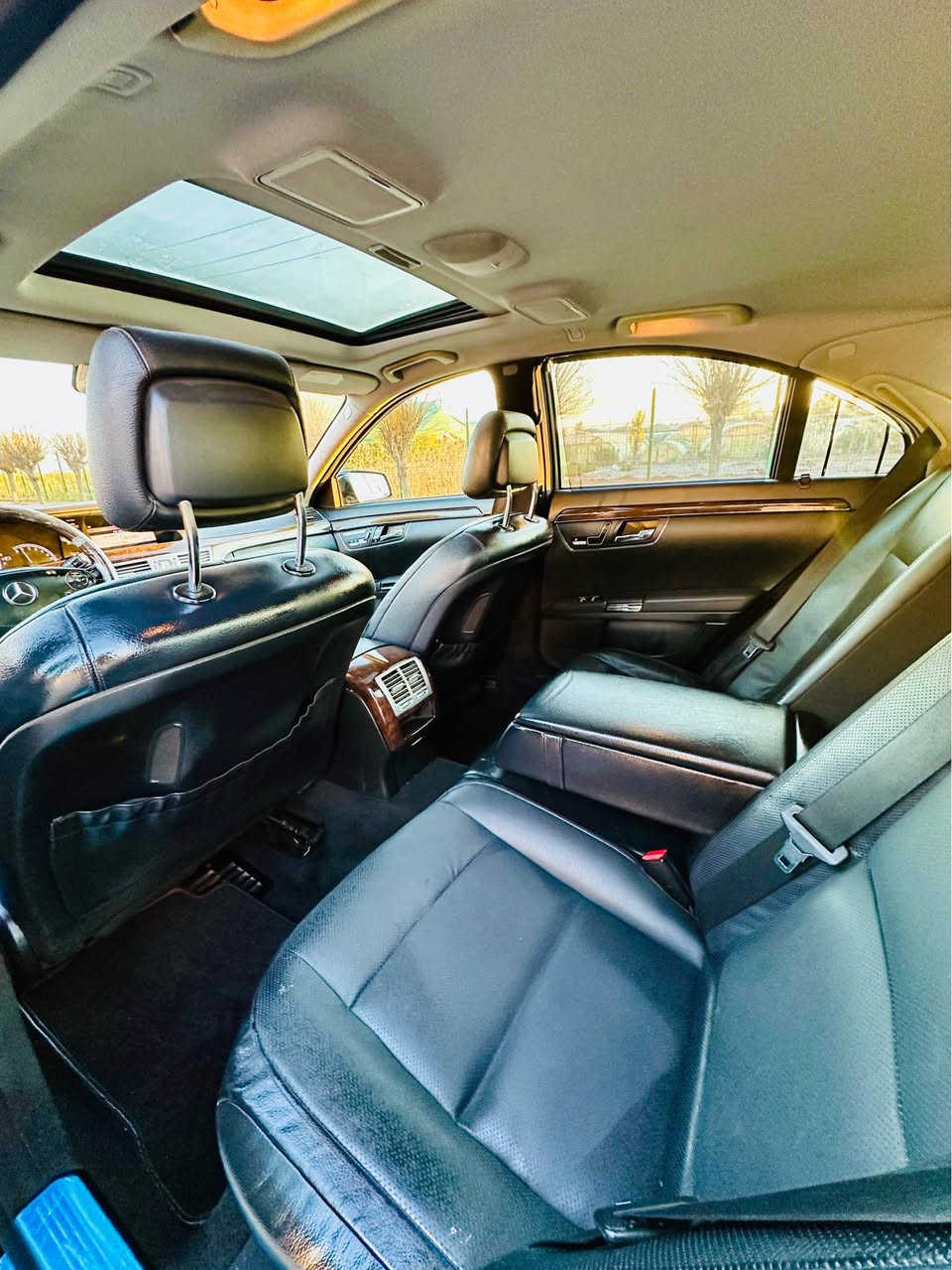 خل افاجئكم بل سعر و بسعر اقل من كامري و نظافة تقراء مئة بل مئة 👍🏻💯

صلو على الحبيب اخوان 🙏🏻

للبيع فقط !!

Mercedes Benz S class 350 2011 

اخوان السيارة وارد الماني ضمان دولي واحد على واحد و جديدة و بدون اي عطل او نقص صفر مسج و مكفولة كفالة عامة من صبغ و حادث و تبديل فقط مكانين صغير سحب PDR

موديل : 2011
وارد : الماني
محرك : 6 سلندر 3500 بانزين ارغب محرك و فئة بل مارسيدس
نسبة النضافة : 98% ماشاء الله 
ماشية : 155 الف
لون : اسود لماع 
رقم السيارة : دهوك الجديدة
مكان السيارة : اربيل

سعر السيارة : 207$💰 ورقه فقط و مجال كلش كلش قليل والله بسعر ٢٠٠٨ و ٢٠٠٩ 

رقم تليفون و واتساب : 

***********
***********

⚜️⚜️⚜️⚜️⚜️⚜️⚜️⚜️⚜️⚜️⚜️

موصفات فول 

فتحة السقف • حساسات امامية و خلفية • رادار امامي و جانبي • مانع التصادم • تحديد مسار • دبلات جبلس • بيبان كله بصمة و شفط • صندوق شفط • لايت زنون و دوارة • كامرة خلفية • بردات خلفية كهربائية • سماعات Harman/Kardon • شاشة و كيج الكتروني • ناظور ليلي • كشنات تدفئة و تبريد و خزن و حضن و فول كهربائية • ستيرن مهربائي و خزن • شفتات بلستيرن • كير تعليك • شاشة دي ڤي دي و كنترول • سيدي بوكس • بريك لمس • اوتو هولد • اتو ستارت ستوب • مرايات شفط • كشنات خلفية هيتر و تحكم بل بردات • و بعد كلش اهواي مواصفات ممذكورة … 

السيارة جاهزة و هسة مسويله سيرفز عام من ناحية دبلات و صدر و دهن و هايدروليك و تخم تاير يعني جاهزة تجي و تشوفه بعينك دينار واحد متصرف عليها 💯

گير و محرك كفالة ممفتوحة و بدون اي ملاحضة ماشاء الله 🙏🏻💯

رقم و فحص و هزة و سنوية كله جديدة و بأسمي تحولها نفس اليوم 🙏🏻💯

اخوان السيارة جوة سعره و اخواتها تنباعن بهيجي سعر فدوة لا تكسر بحلال العالم و السيارة يخبل و لوك بل باكيت 👍🏻 أربيل, العراق
