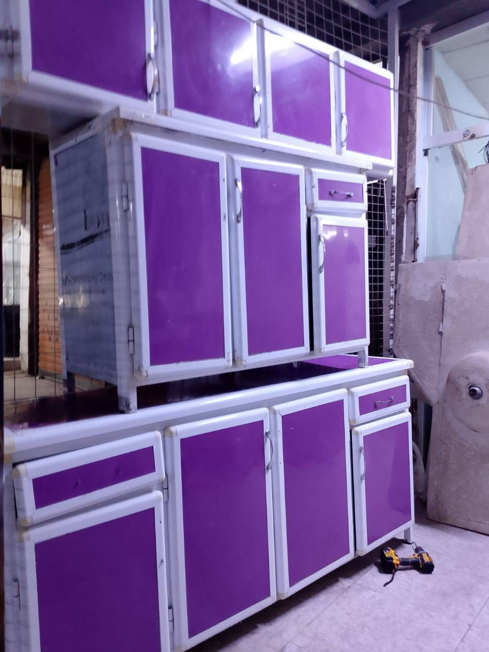 كونتر للبيع بسعر جدان مناسب واتساب ***********
