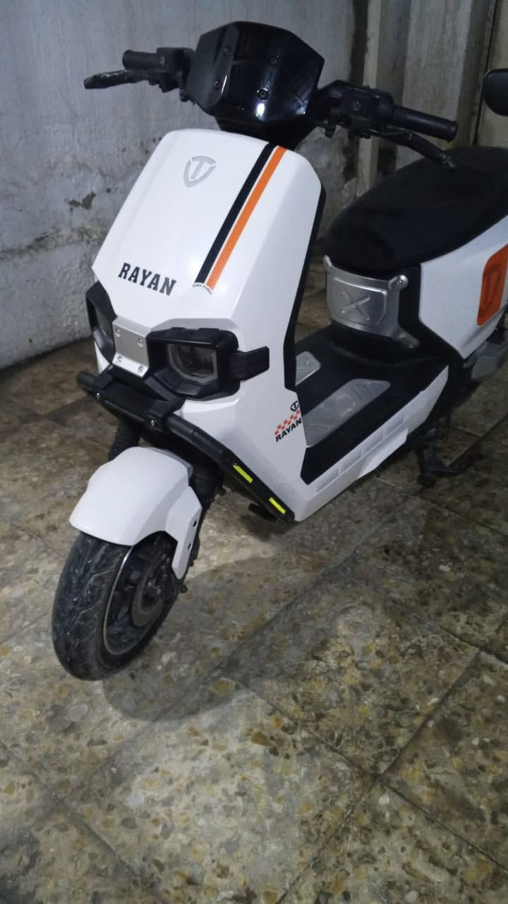 للبيع دراجه وحش الكون معروفه. مابيه ولا شخط كفاله عامه من كلشي. افحص وين ميعحبك. مكلف بل نشر سعره 900 وبيها مجال بسيط للشرايه ***********
