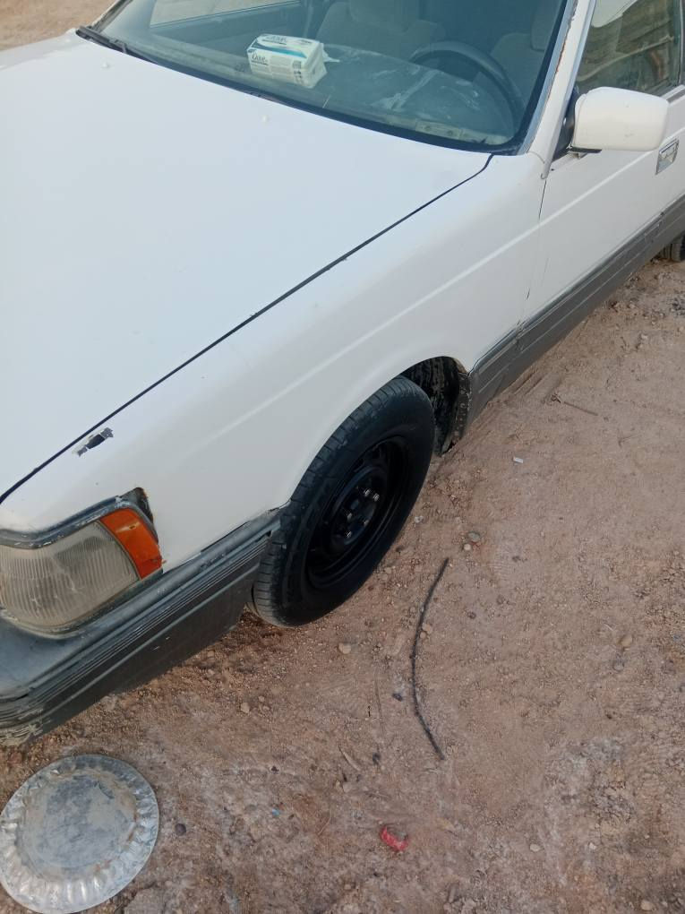 سلام عليكم ورحمه الله وبركاته لبيع سيارة مازدة ياباني حجم 929 محرك گير ففتي نظيفات حدادية حلوة تايرات حلوات گشر كلش حلو مواصفات خليجي رقم بغداد النگليزي بسمي مكاناها بابل الهاشمية السعر 35ورق التواصل *********** Iran
