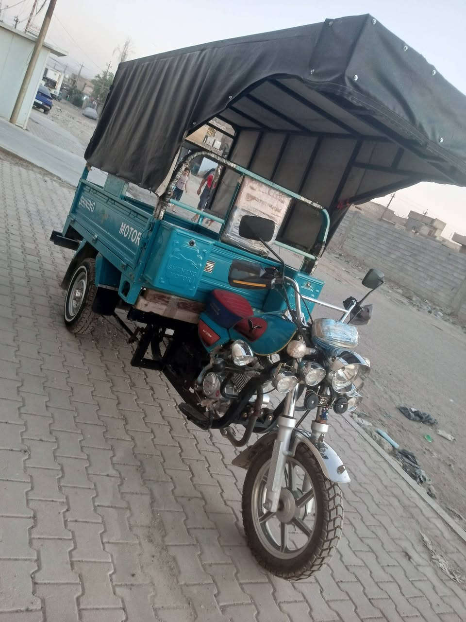 السلام عليكم ستوته موديل 2025 جديده باب اول دبل عريض ابو الختم دشبول اكتروني بدي مطرز ويل صب تاير 13 عريض محرك 150 مستخدمه شي قليل كلش اوراق كامله السعر مليونين و400 العنوان  بغداد الحسينية الراشديه  الرقم بي وتساب فقط ‏‪***********‬‏

