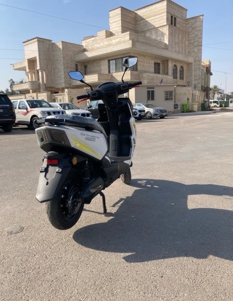 السلام عليكم دراجه شحن MTR ماتركس للبيع دراجه كلش حلوه و نظيفه كفاله عامه من كلشيي دراجه معتني بيها إلى درجه و هاي الصور و شوفت عينكم مواصفات الدراجه 6 بطاريات كبار  ويل حجم الجبير حجم 12 بيها نظام بارك و بيها نظام بك و بيها كروز سرعه مثبت سرعه بريك امامي خلفي هايدروليك بيها مساحه خزن جبيره لايتات عالي ناصي زنون بيها إشاره يمنه يسره 
سعر الدراجه 675 و بيها مجال 
مكاني بغداد الصالحيه او البياع حسب المكان الموجود بي لو صالحيه لو البياع 
للاستفسار *********** محمول او واتساب