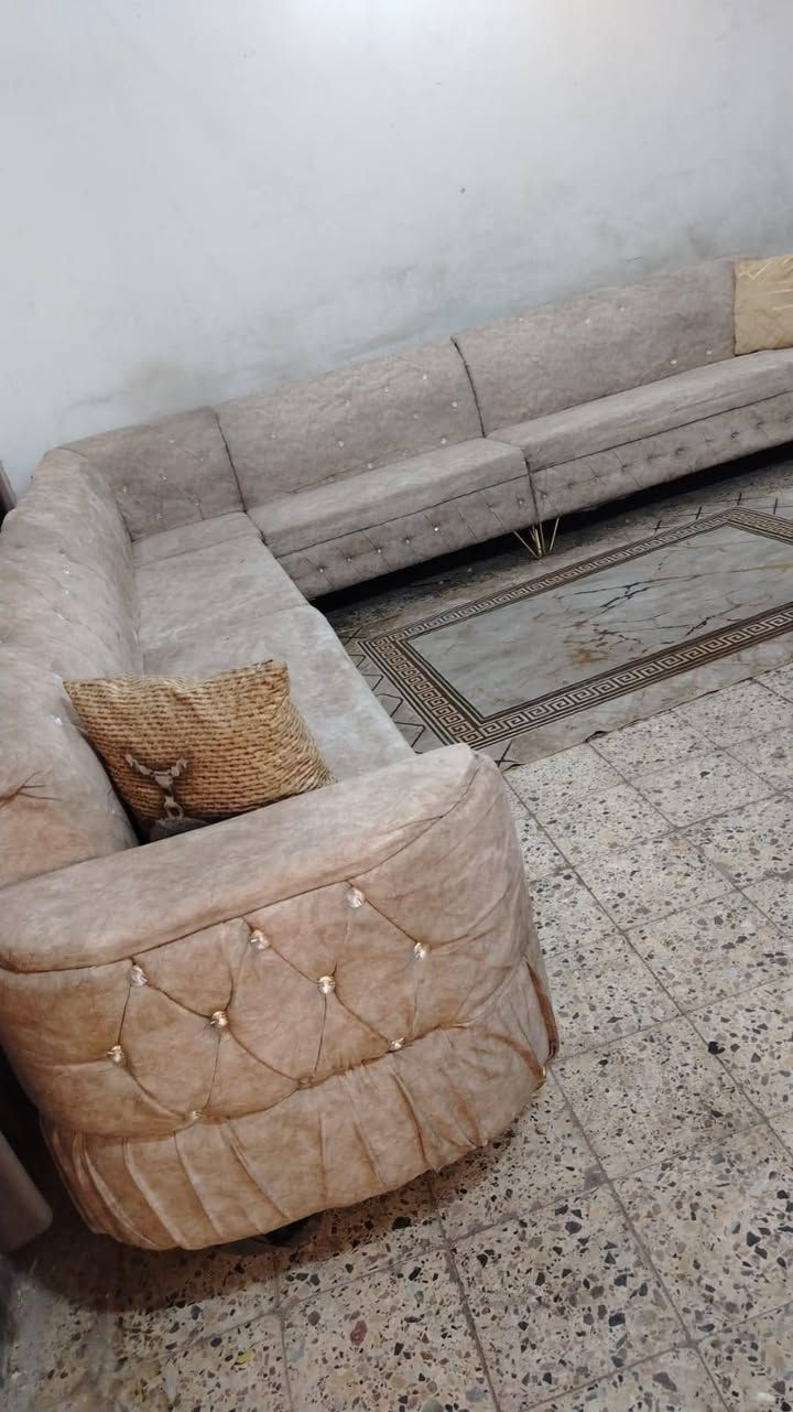 ديوان 11 مقعد 💺تزكام تفحص وتاخذ اي ضرر مابي سعرة 200 وبي مجال *********** ب واتساب المكان البياع
