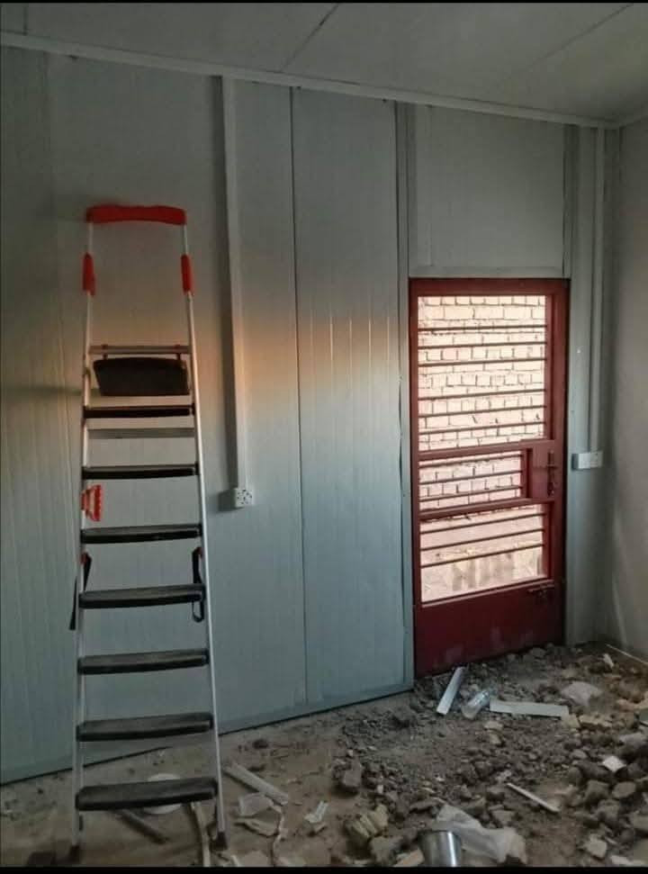 حداده عامه عمل كافه انواع الحداده غرف منزليه من سندويج بنل عازل للحراره والمطار وبضمان عمل جملونات كرفانات عمل درج طوارئ بقياسات وتصاميم حسب الطلب نوصل جميع مناطق بغداد للاستفسار الاتصال على الرقم ***********
