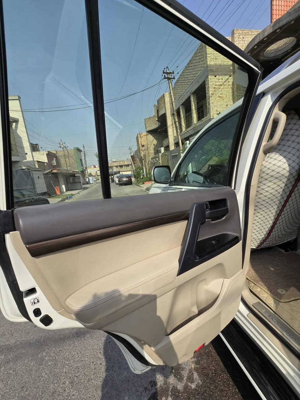 سلام عليكم لاندكروز 2019مكفولة كفالة عامة عدة بارد أربع أصابع  أم دعاء   العنوان بغداد الحبيبية السعر 52000.  ***********
