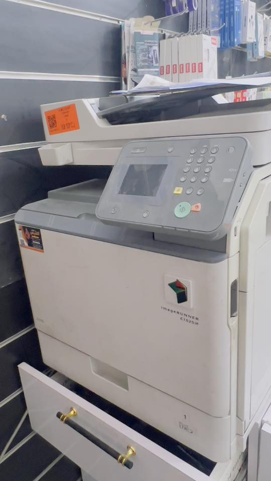 طابعه كانون c1325 نضيفه كلش  احبار بودره وياها 250 غرام  لتواصل***********
