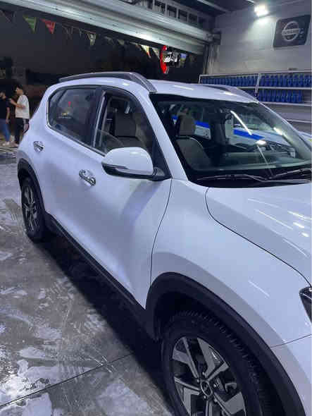 كيا سونيت موديل 2023 
ضمان الدوليه 

ماشيه 34 الف 

بيهه بارد جاملغ 

والباب الخلفي بعده على وضعه مثل ما موضح بالصور والسونار 

- حساسات امامي خلفي 

-كاميرا واشاير مري وتحكم ستيرن فول 

سعرها  134 $ 

للاستفسار الاتصال فقط ‭٠٧٧٤ ٤٠٢ ٢٢١٧‬ بغداد
