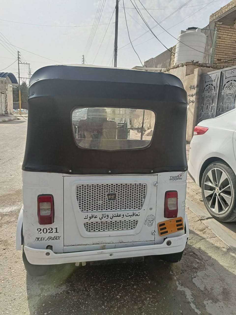 السلام عليكم تكتك موديل 21 شهر 2 بيه ضربه يم البكلايت مرجعه عل بارد محرك مفتوح شركه  رقم او سنويه السعر 7 بيه مجال الشراي ايخابر عله صاحبه انه مكلف بل نشر  الخاص مغلق مغلق ***********
