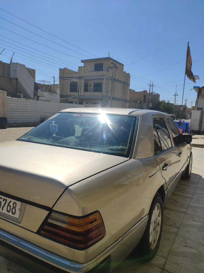 السلام عليكم مارسدس دب للبيع محرك 2500سياره نضيفه مكان السياره ميسان العماره لاستفسار على هاذالرقم  ***********
