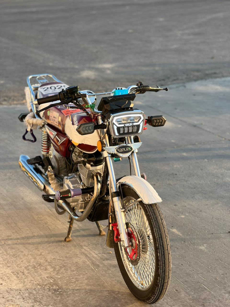 السلام عليكم للبيع دراجه تايكر سونك موديل 2025 باب اول محرك شرط كهربائيات كلها شغاله 
شاشه شغاله لون لدراجه ماروني بلادي وياله وتايرات بل كارتون امبيثري جديد لايت علامت سونك ليزري هوه ولبك مكينه خرسه عل وضع لشركه شرط لنعومه ولنشاط دراجه احله من لصور مكاني تكريت متواجد خاص أو اتصال *********** ودلل عيوني الك ملاحضه مراوس ماراوس بس بيع
