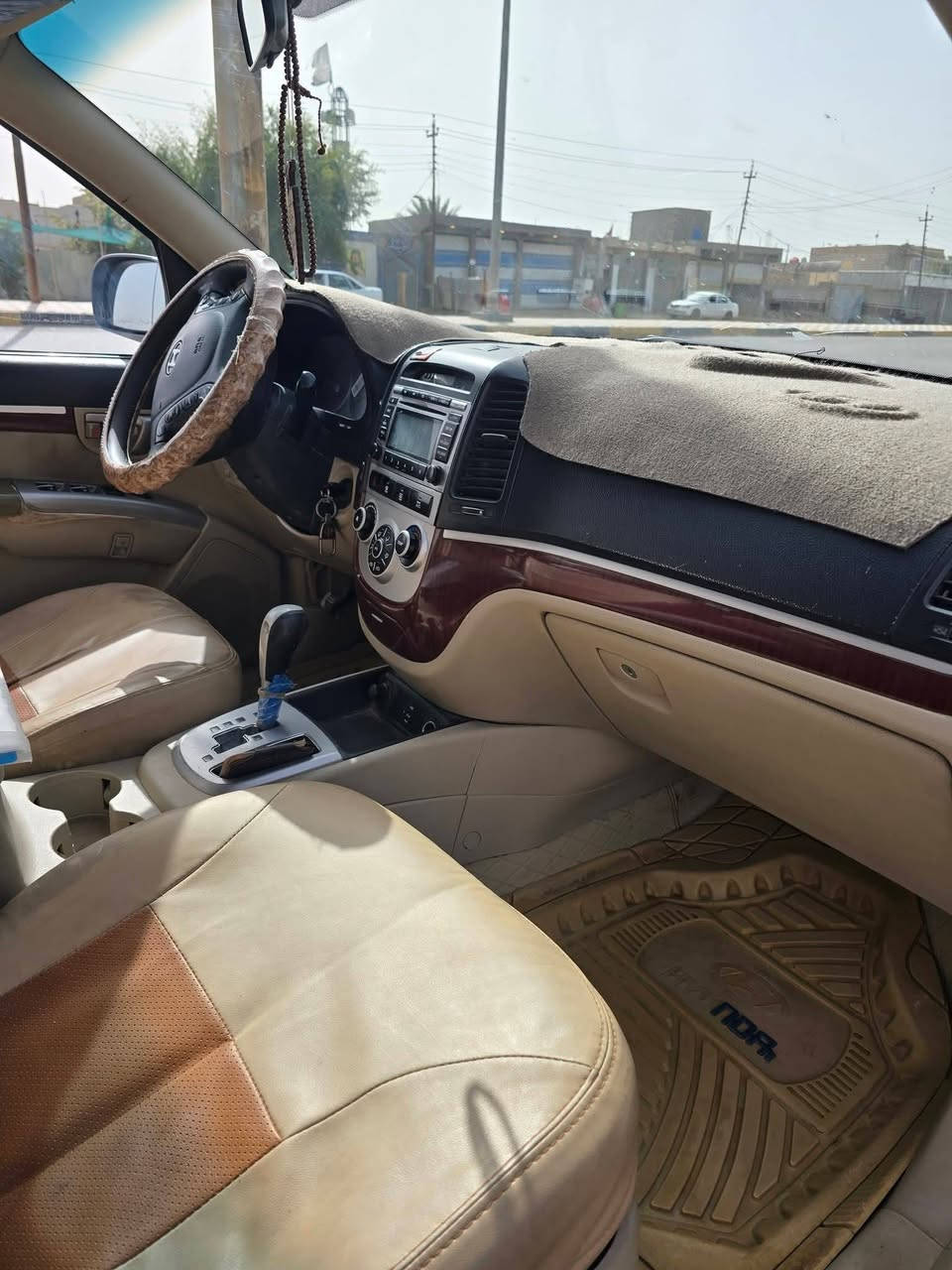 .. سنتافي خليجي ٢٠٠٧ محرك ٦ 
 ٧ راكب مكفولة من كلشي فقط شبر تصليح بين البابين جهة السايق ***********
