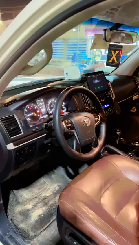 السلام عليكم.
لاندكروز 2020 رقم بغداد تحويل مباشر
محرك 8/ سلندر بريم السعر 550  وبيه مجال الشراي
رقمي التواصل *********** مكاني ميسان
صبغ شبر الباب السايق.    طلقات الباب خلفي ولقماره باقي كفاله
