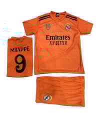 طقم ولادي رياضي شورت خامه ستن 💯    قياس   M   L   XL  يلبس   5 / 6 / 7...