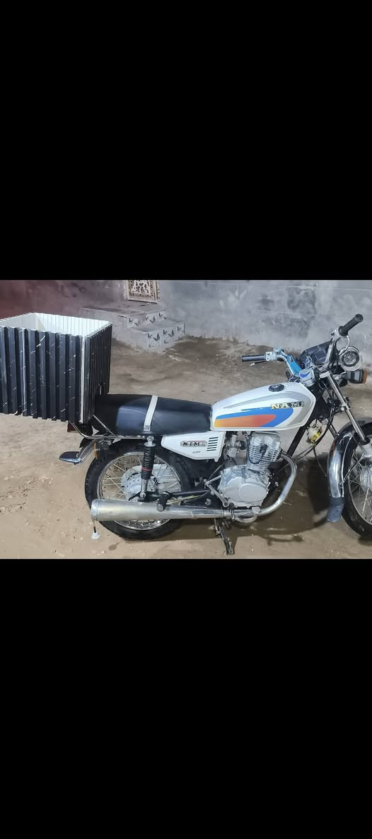 دراجه نامه موديل 23 وطالعه قبل سنه ومامتعوبه اوراق سكنر السعر 550 وبيها مجال مبدل بيها كور كامل ودراجه نضيفه ***********‬‏
