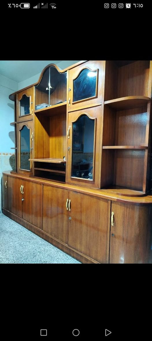 السلام عليكم معرض للبيع اخو الجديد تسگام كله صاج داخل وخارج منفصل قطعتين ارتفاعه مترتين ونص وعرضه ٣ متر مكانه طويريج حي الشهداء سعره ٦٠٠ ورقمي ***********
