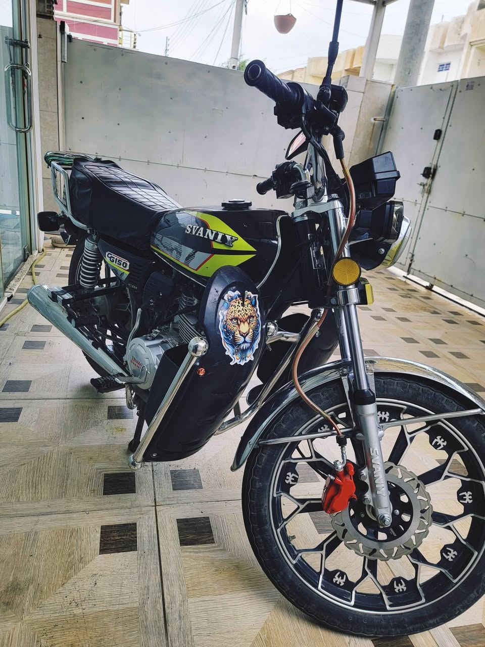 ماطور سافين بعده وكاله شركة موديل 2024 حجم المحرك 150 
استعمال جدا قليل عقد شراء و منفيس والاوراق كله موجوده 
بعده شركه برغي ما مطخوخ بي نضافة 100‎%‎100 
السعر 630 وبي مجال قليل عنوان اربيل باداوه ..
للاستفسار خاص او الاتصال بالرقم ***********
