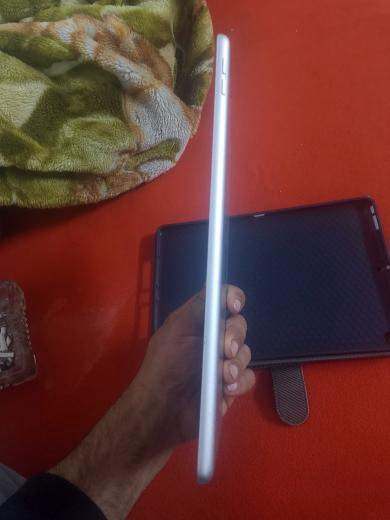 السلام عليكم ، ايباد ٩  (سعر ٢٠٠ وبي مجال)
ذاكرة ٦٤

بطارية فوك ٨٥

غراضه كامله كارتونه وشاحنه وكفر دفتري هدية

،، الدكمه الجوه عطلانه

ومبدل كلاس فقط 

الجهاز جديد الله شاهد مابي اي خلل تجي وتفحص وتشوف  

تواصل خاص او رقمي *********** بي واتساب 💗
