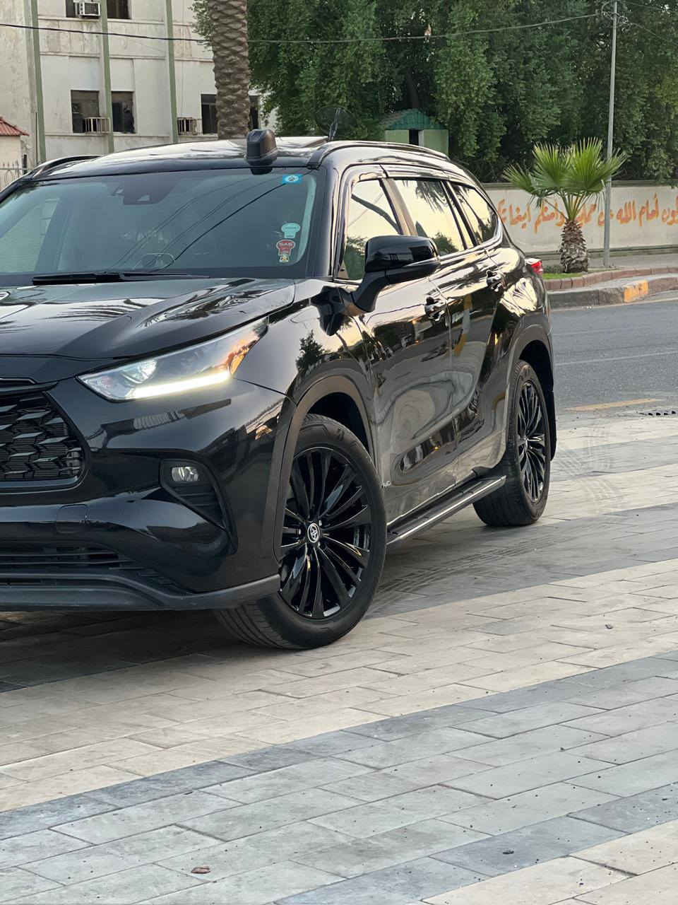 سلام عليكم  تويوتا هايلندر هايبرد موديل 23  السعر 194حادثها بجم سونار مرفق قطع بيها فول موففات سبعا راكب السياره جاهزه كير ومكينه وصدر كلها جاهزه   السياره مال جناي وسعرها مناسب بلنسبه الخواتها السياره مناقصها شي تبريد ثلج ترايها للبصره السعر194 وبي مجال ***********
