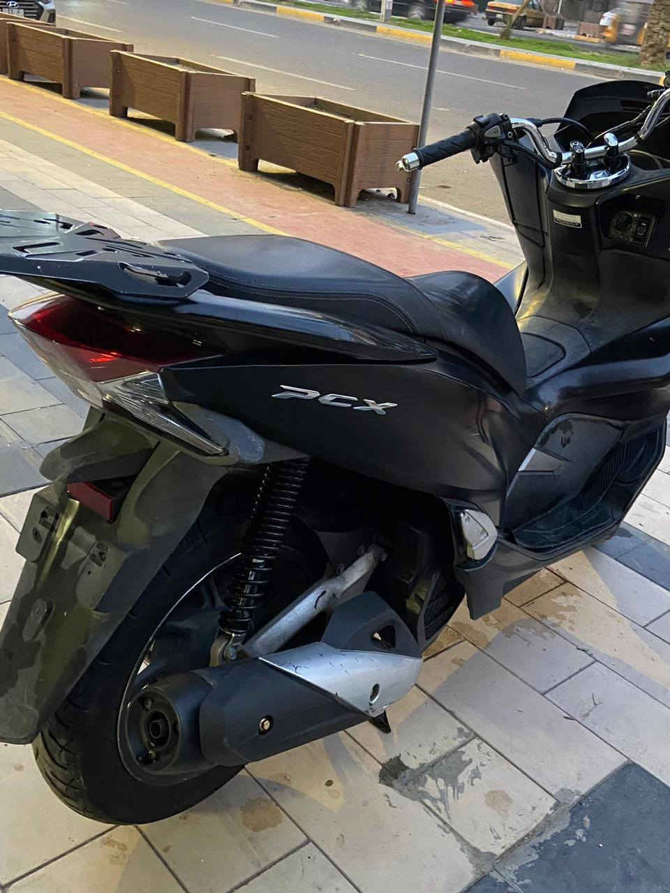 سلام عليكم دراجه نضيفهه مناقصه شي بي سي إكس جيل ثالث بصمه ماليزي نضافه شوفت عينكم وهاذ رقمي بي واتساب ***********
