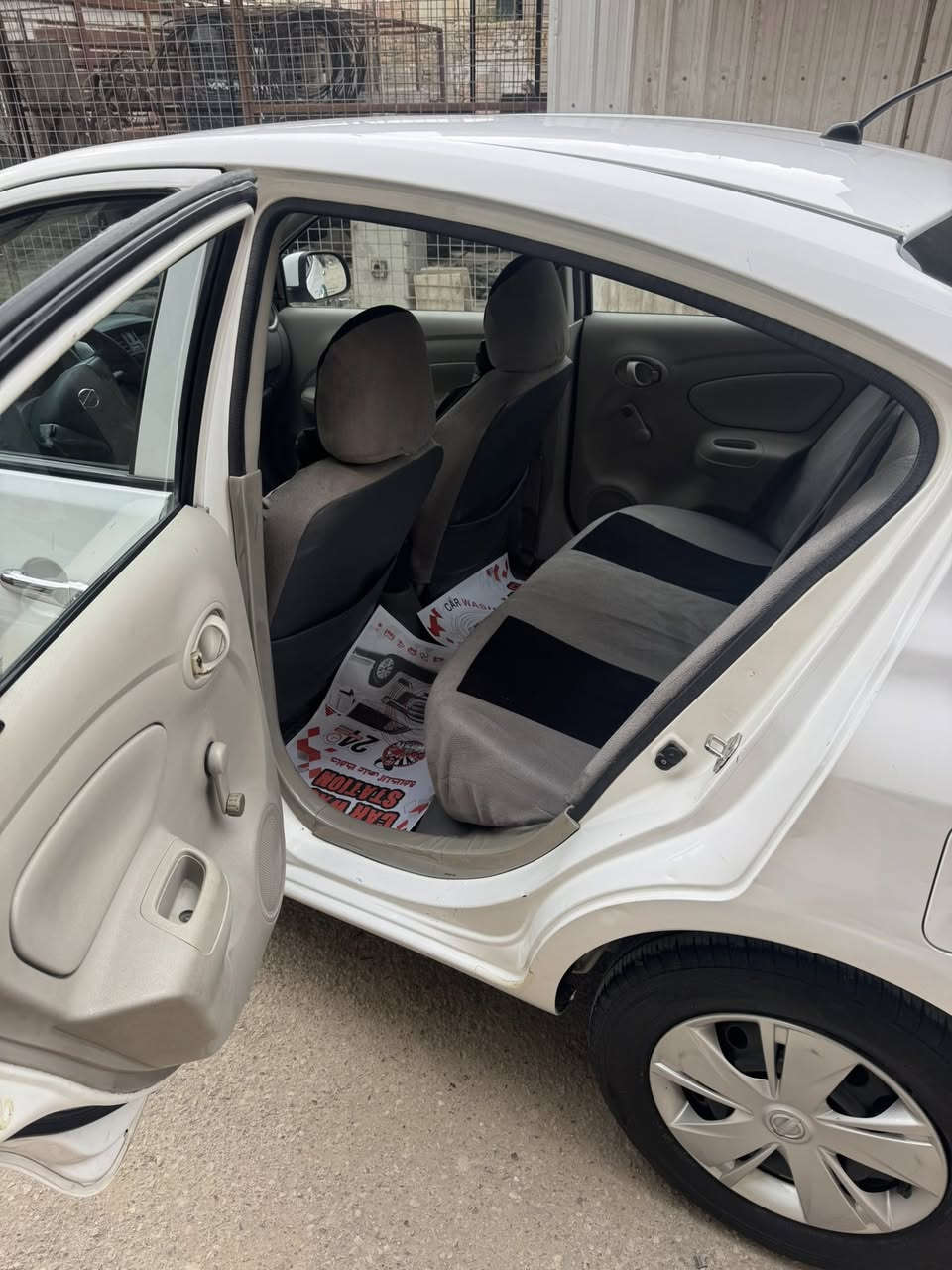 سلام عليكم نيسان سني 2018للبيع بيه الجاملغ اليمنه واليسرى وربع البنيد بدون دواخل السيارهه نضيفه ستعمال شخصي سعرهه93وبيه مجال بصيط رقمي***********رقمي الثاني***********
