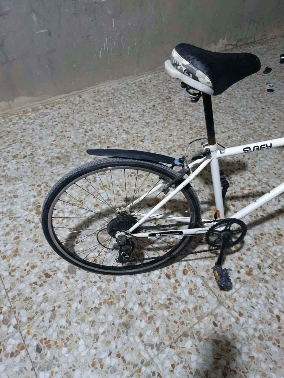 السلام عليكم بيسكل سي سبع مئة لون ابيض بعدة جديد بس متروك السعر ب60 وبي مجال قليل  العنوان بغداد العبيدي للمراسلة واتساب. *********** فقط عل واتساب
