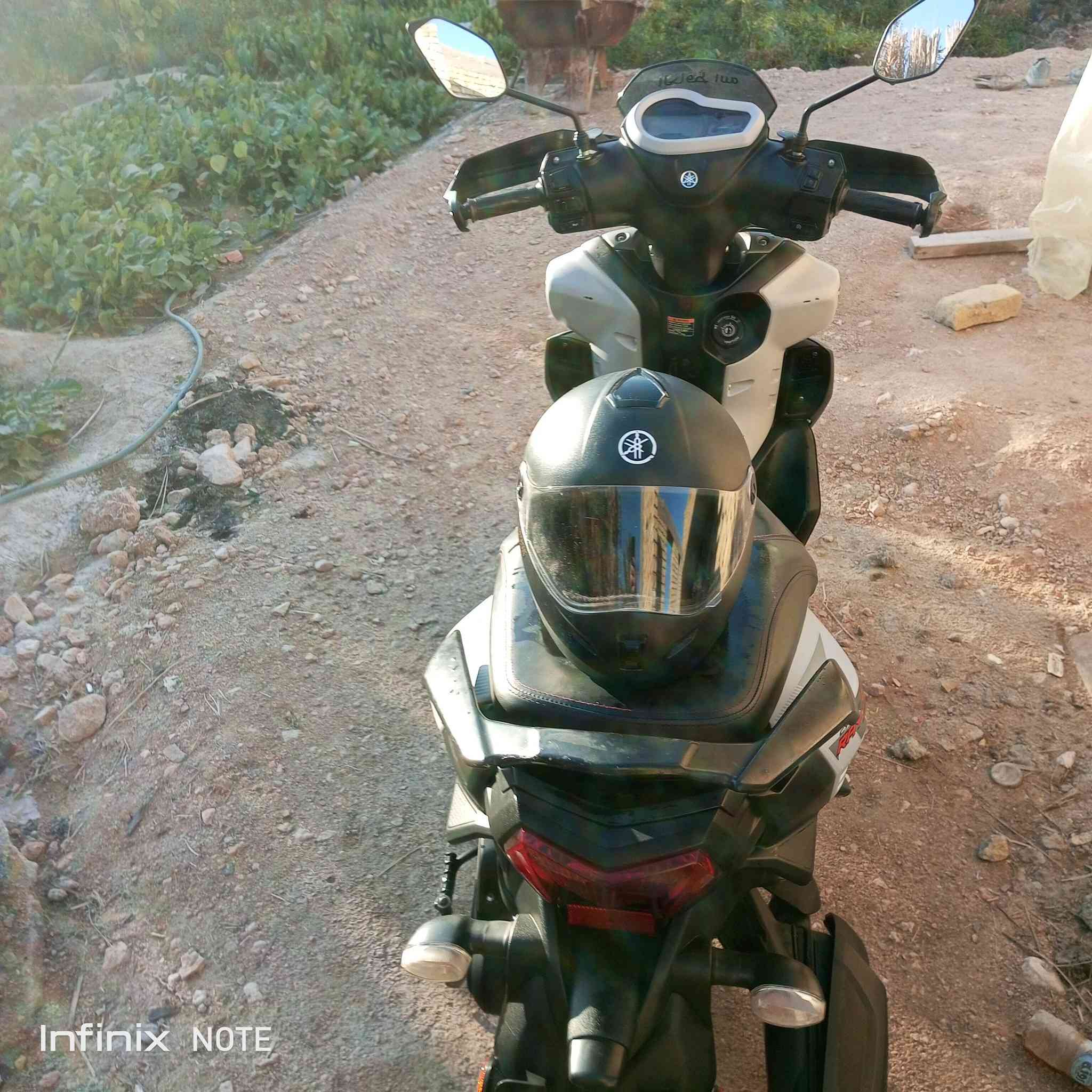 دراجه زت آر 23للبيع على وضع الشركه  نظافه فول وكفاله عامه الاستفسارخاص او ***********
