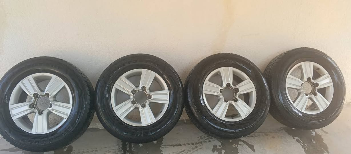 السلام عليكم تايرات و ويل كب نظافه 70بلميه للبيع 800 الف وبيهم مجال ***********
