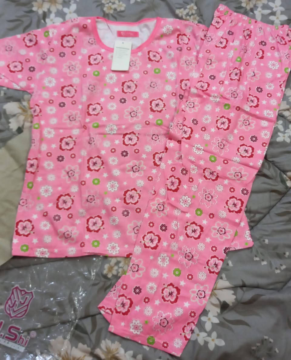 شلعة تراكات نسائي شي أن 
٢٠ تراك عندي الواحد ب٣ الي يريدهن يراسلني


**إذا كنت صاحب هذا الإعلان وتريد حذفه لأي سبب، رجاءا أرسل رسالة إلى الدعم الفني**