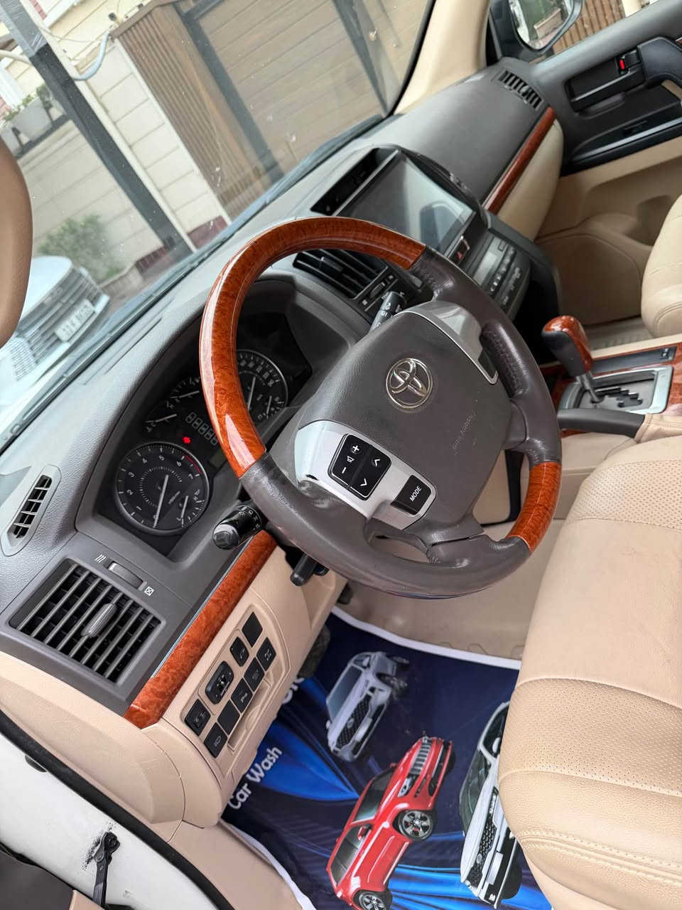 لاندكروز 2014 ماشيه 120 الف محرك 8 سلندر 4600بيه سونار وياه صور رقم بغداد سياره بسمي سعره 4 شدات يعني 400 ورقه 
مكانه بغداد الصليخ 
*********** بغداد, العراق
