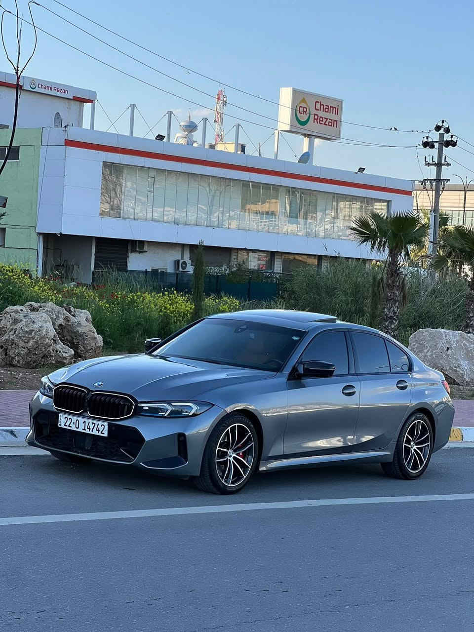 النوع: BMW 340i 
.
الموديل: 2024
.
ممشى : 20,000
.
المواصفات/ فول مواصفات 
.
الضرر : حادثها فقط بونت بدون دواخل+ ايرباك مرجع بلادي 
.
السيارة نظيفة جداً كلشي بيها بشرط زيرو مسجات 
.
السيارة باسم صاحب السيارة تحويل و وكالة 
.
مكان السيارة/ سليمانية 📍
.
السعر : 380 ورقة . خصم 200 دولار إذا أخبرت البائع انك من طرفنا 💵✅
.
رقم صاحب السيارة: 0774091012 ☎️
.
.
للاستفسارات و الإعلانات يرجى مراسلة الصفحة 💬
.
ملاحظة/ صاحب السيارة هو المسؤول عن معلومات و اصوليات السيارة نحن فقط منصة لعرض السيارات ‼️
.
.
.


**إذا كنت صاحب هذا الإعلان وتريد حذفه لأي سبب، رجاءا أرسل رسالة إلى الدعم الفني**