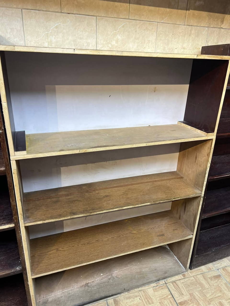 السلام عليكم..
رفوف وطاولة عرض للبيع مستعمل بحالة جيده
 
0772131695


**إذا كنت صاحب هذا الإعلان وتريد حذفه لأي سبب، رجاءا أرسل رسالة إلى الدعم الفني**