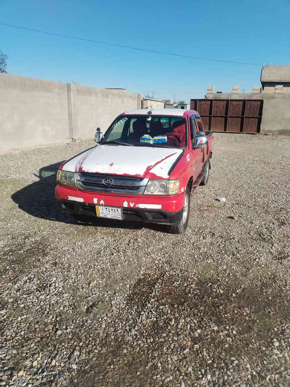 السلام عليكم ورحمه الله وبركاته 👇👇
دير موديل 2013 
كير محرك شرط لاصرف ولابخار 
رقم صلاح الدين مشروع وطني تحويل ثاني يوم 
دفتر بانزين 
كهربائيات كلها شغاله 
تايرات 4 كلهن جدد 
معا اسبير جديد 
دوشمه جديده 
السياره احلئ الصور 
مالت بيت تفيد الجناني 

والاستفسار الاتصال ع الرقم 
***********
*********** 
والخاص مفتوح مكان الحويجه قريه حوض سته
