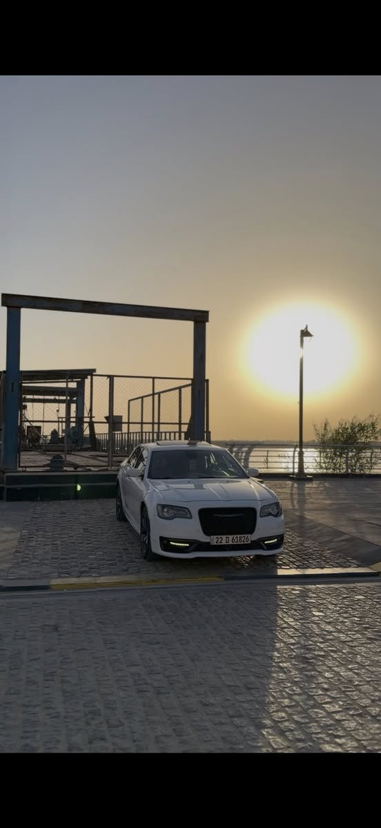 سلام عليكم كرايسلرللبيع مواصفاتsفول ومعروفه مواصفات إلاsواردكندي موديل2020ماشيه70mالسياره مكفوله من حادث بيه فقط الجاملق الامامي ايمن مفتوح فقط وباقي السياره مكفوله من فتح اوتبديل وحادث ومناقصه شي ونصبته كلش حلوه حساسات اماميه وخلفيه رادار برده خلفيه وجاهزه من كلشي سعر  320وبي مجال***********
