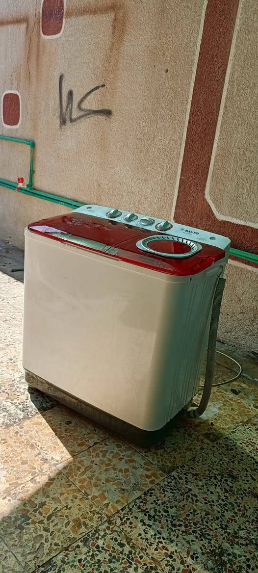 غساله للبيع شغاله اختي الجديد السعر 60 العنوان بصره حيانيه دور الشرطه رقم الهاتف***********
