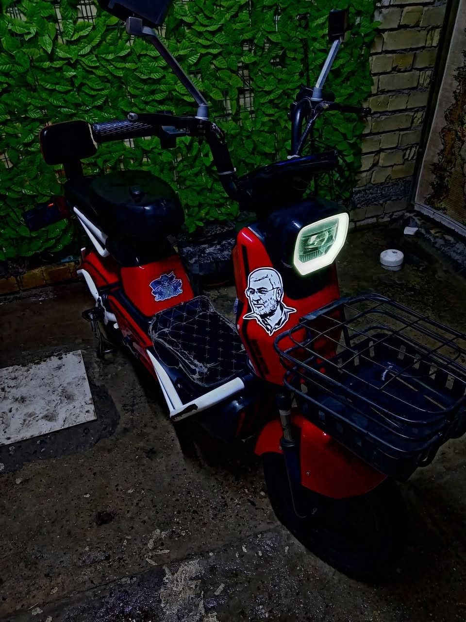 دراجة شحن حجم ١٤ مدرعه ٣٠٠ بيها مجال العنوان نهاية شارع الشهداء ***********
