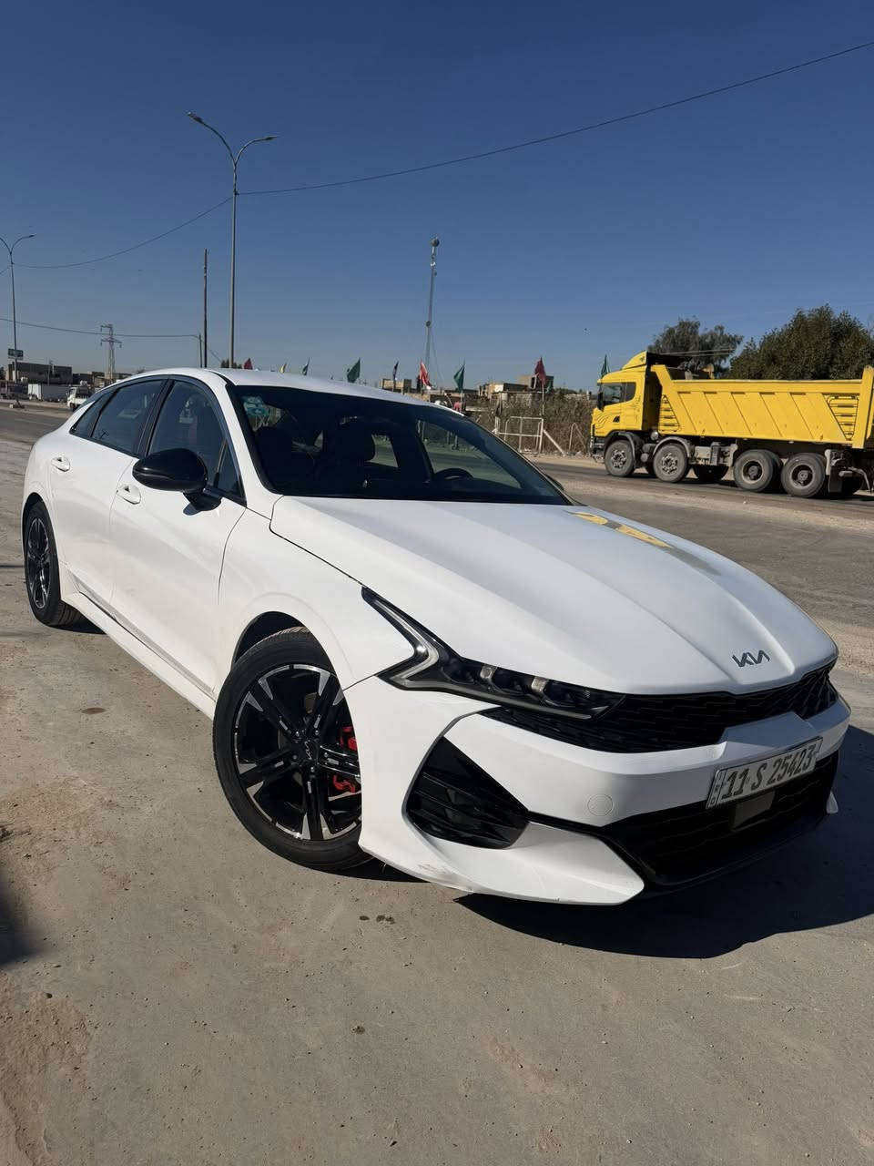 السلام عليكم
كي فايف جيتي لاين موديل ٢٠٢٣ 
حره رقم بغداد تحويل مباشر 
ماشيه ٥٢ ميل  فول مواصفات. عده الفتحه 
دخل احمر جلد. 
تحكم ستيرن 
5 انضمه قياده 
كرسي كهرباء 
تشغيل عن بعد 
رادار امامي 
قياده ذاتيه 
دخول ذكي 
بعد بيها هواي مواصفات 
مكينه ١٦٠٠ تيربو 
صور الحادث موجوده بالمنشور 
السعر ١٦٥ بيها مجال لشراي. 
مكاني ديوانيه عفك 
***********
