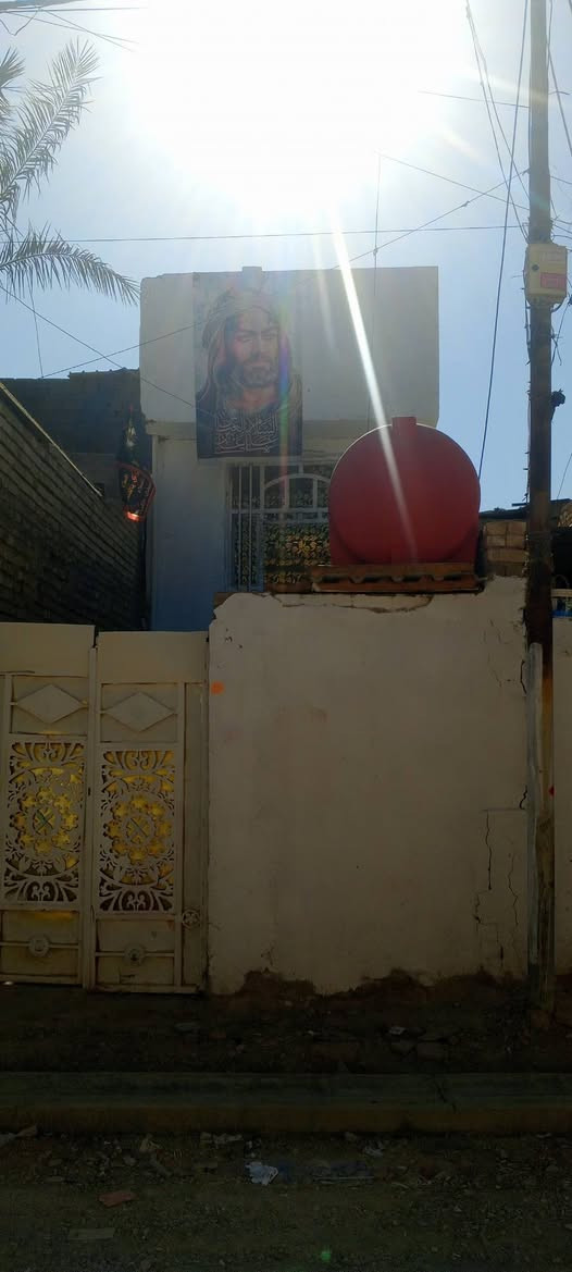 السلام عليكم ورحمة الله 
دار للبيت السماحه 80 متر العنوان حي طارق الوسط شارع ابو ماجد لوكيل (بين شارع 15والشيشان)
طابو زراعي سند25
خدمات كاملة مي ومجاري باقي بس التبليط كم يوم ويتبلط لايتفسار اكثر ***********
