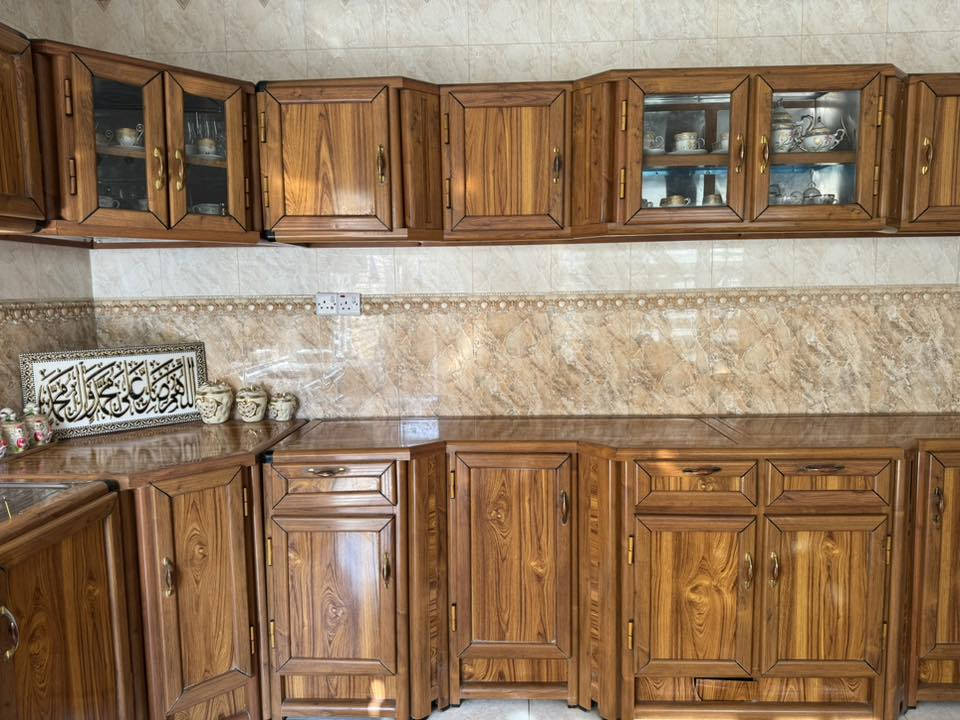 السلام عليكم كاونتر للبيع  للاستفسار على الرقم  ***********
