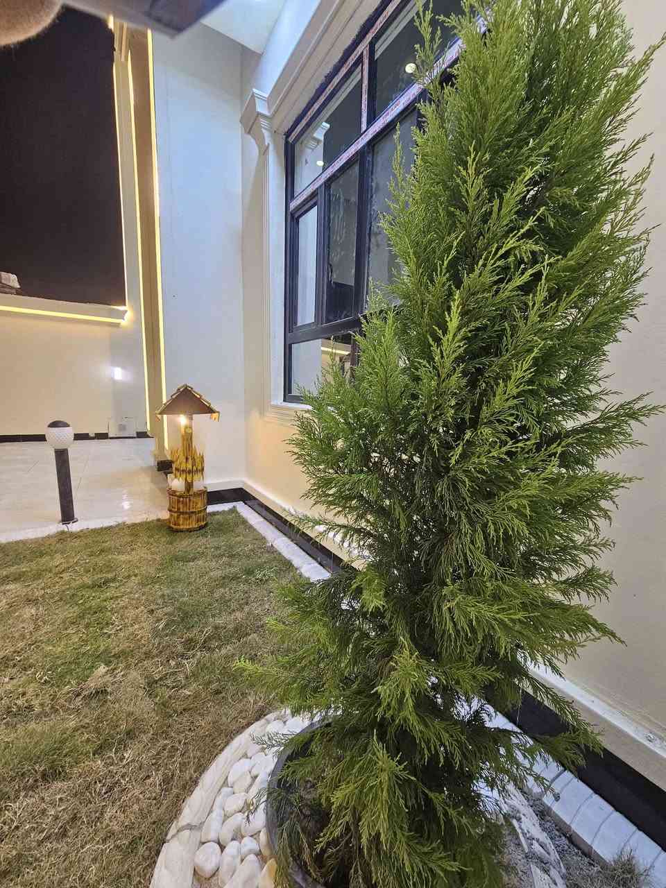 📢 إعلان دار حديث للبيع – فرصة مميزة في البصرة
🏡 دار حديث للبيع
📐 المساحة: 250 متر
📄 الطابو: صرف تحويل مباشر باسم المشتري
✨ المواصفات:
▪️ بناء حديث طابقين
▪️ 6 غرف نوم (3 سويت)
▪️ واجهة ملكي عمل درجة أولى
▪️ تصميم حديث وتشطيب فاخر
▪️ جميع الخدمات متوفرة (ماء، كهرباء، شوارع مبلطة)
📍 العنوان: البصرة / أبي الخصيب / شارع المحكمة
💰 السعر: 260 مليون وقابل للتفاوض
📞 للاستفسار والاتصال: *********** ابو الخصيب, البصرة
