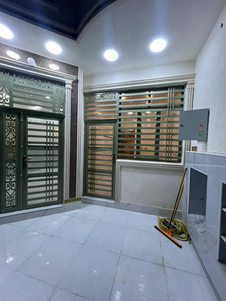 دار البيع  مغربه  قرب  جمله ابو  تحسين المساحه 140/متر   جاهز اللسكن بنأ حديث    طابو صرف   اللاستفسار على رقم الهاتف ***********
